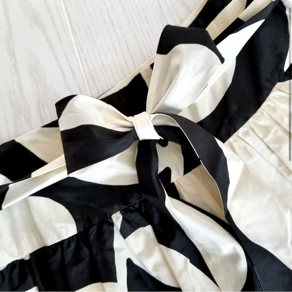 Lilly Pulitzer Party Skirt in Black Soirée Print w/ Removable Self-Tie Sash Bow - Picture 3 of 12